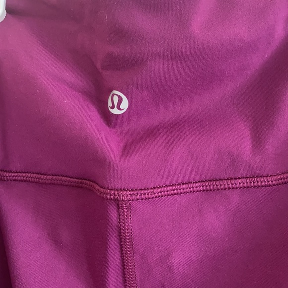Used magenta Lululemon size 10 leggings 7/8 length - Picture 4 of 6